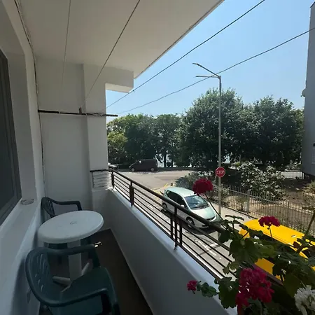 Anastasiya's Flat ポモリエ